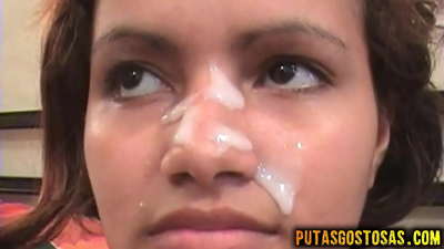 Աղջիկը ծծում է դիկին